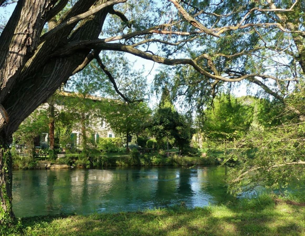 Mas Le Pont Des Aubes Bed and Breakfast LʼIsle-sur-la-Sorgue Buitenkant foto
