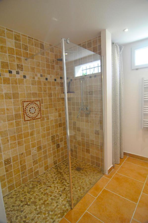 Mas Le Pont Des Aubes Bed and Breakfast LʼIsle-sur-la-Sorgue Buitenkant foto