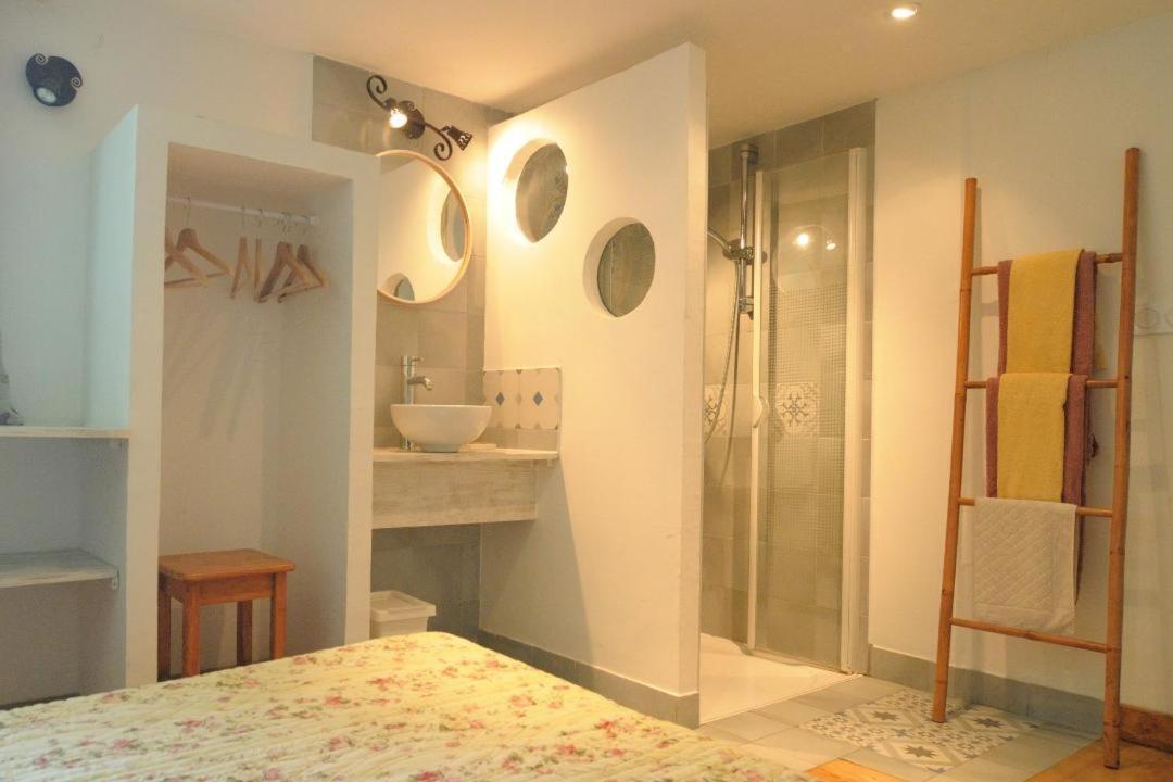 Mas Le Pont Des Aubes Bed and Breakfast LʼIsle-sur-la-Sorgue Buitenkant foto