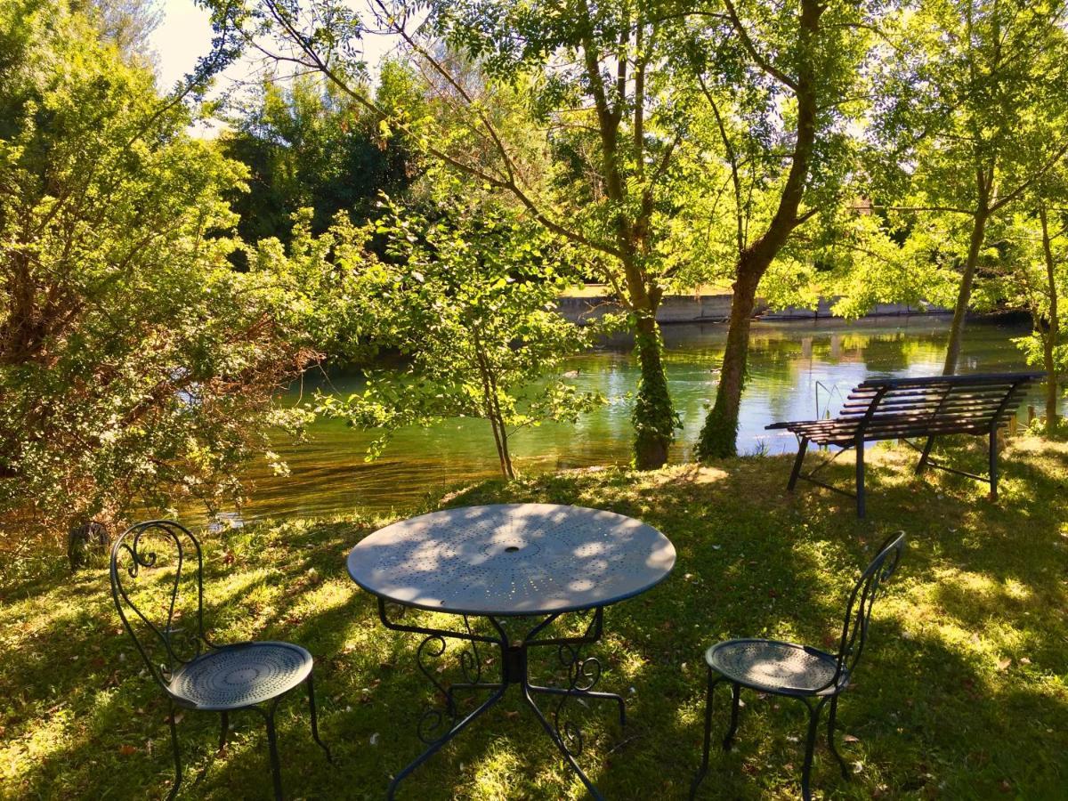 Mas Le Pont Des Aubes Bed and Breakfast LʼIsle-sur-la-Sorgue Buitenkant foto