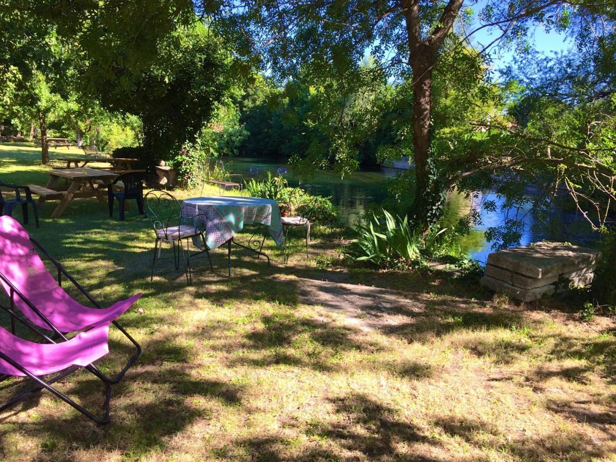 Mas Le Pont Des Aubes Bed and Breakfast LʼIsle-sur-la-Sorgue Buitenkant foto