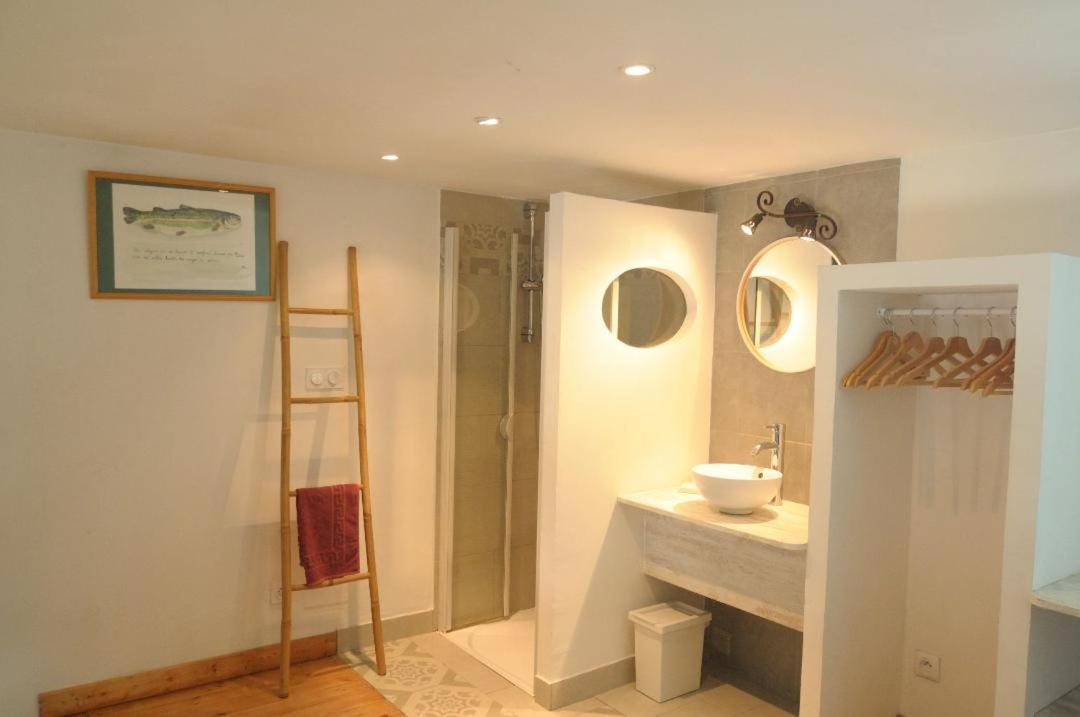 Mas Le Pont Des Aubes Bed and Breakfast LʼIsle-sur-la-Sorgue Buitenkant foto
